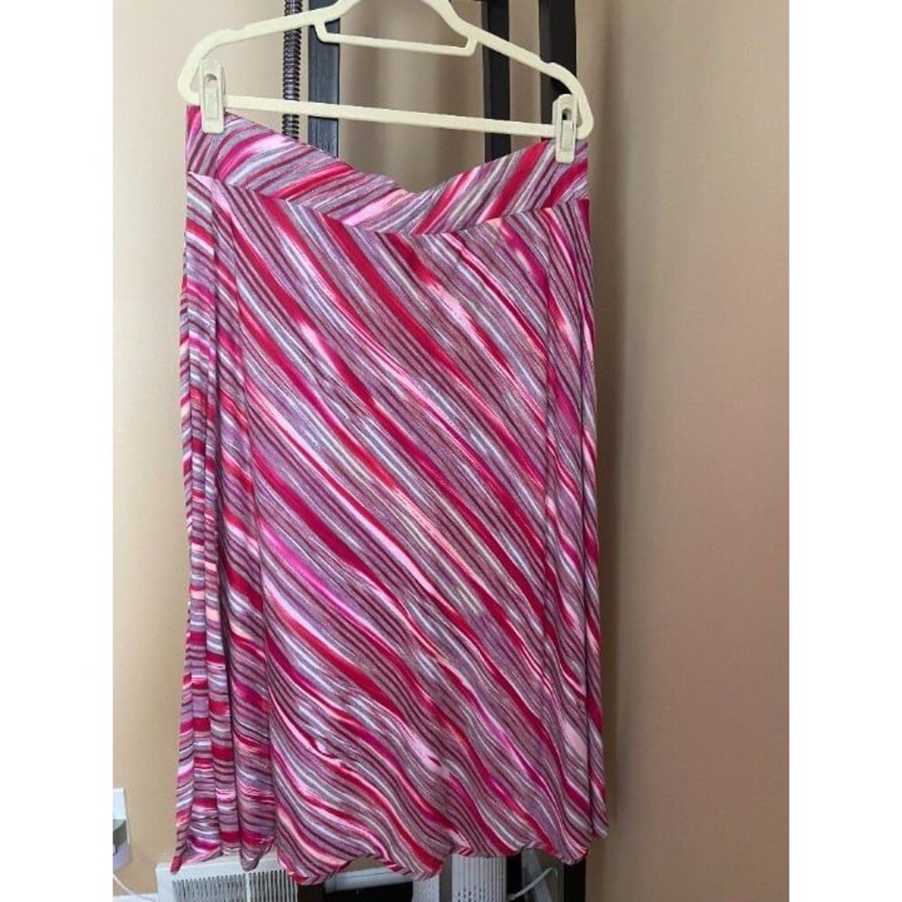 Basic Editions Patterned Skirt
